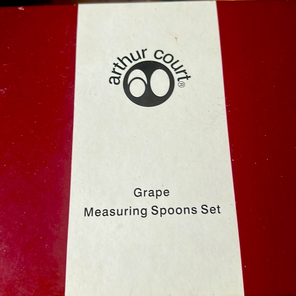This Arthur Court Kitchen Grape Measuring Set